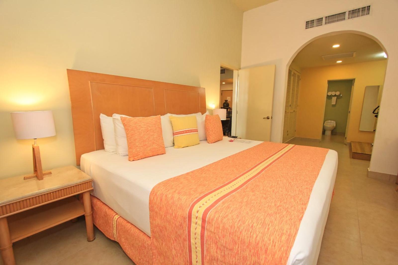 Binniguenda Huatulco & Beach Club