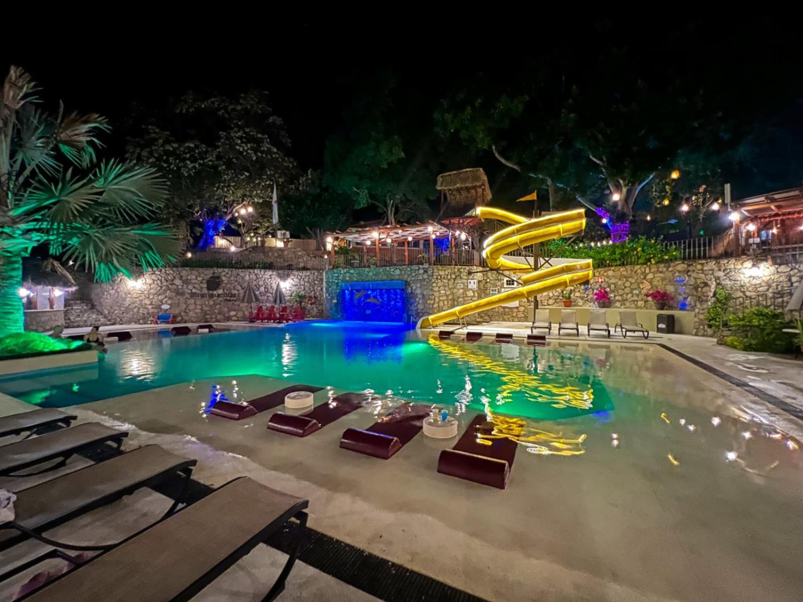 Binniguenda Huatulco & Beach Club