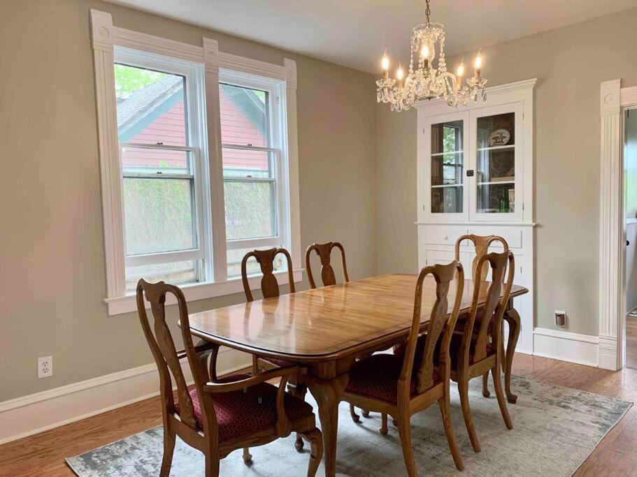 Charming Historic Haus - Located downtown Waconia view 5