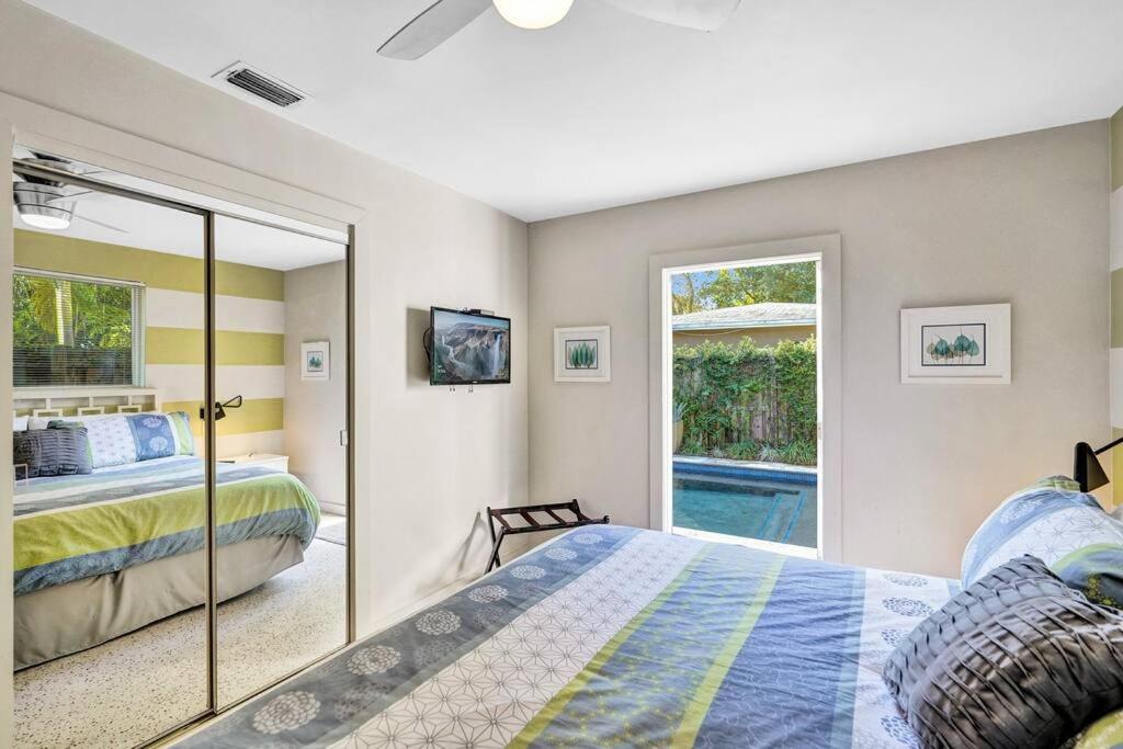 Heated pool, parking, 5 min walk to food and fun! view 5
