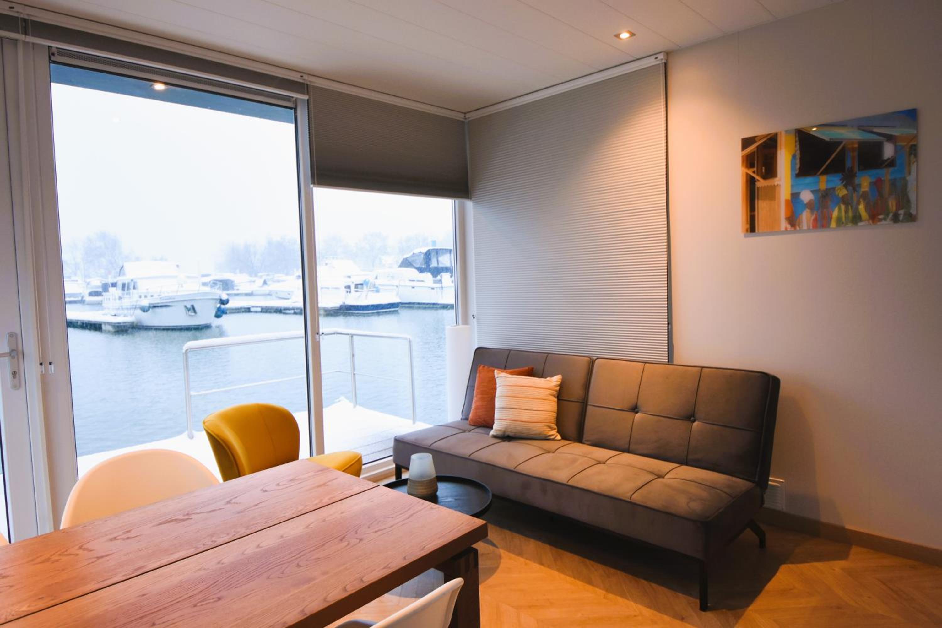 Houseboat Trinidad view 3