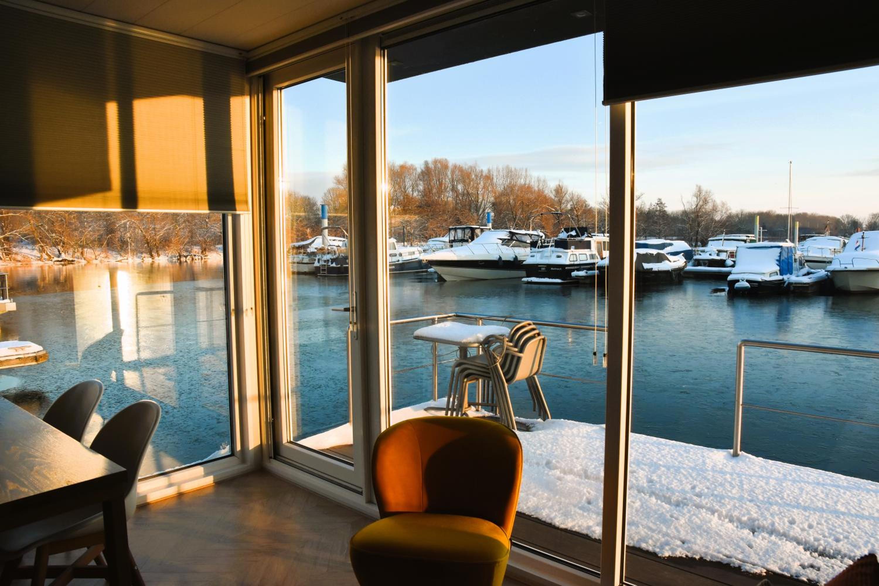 Houseboat Trinidad view 5