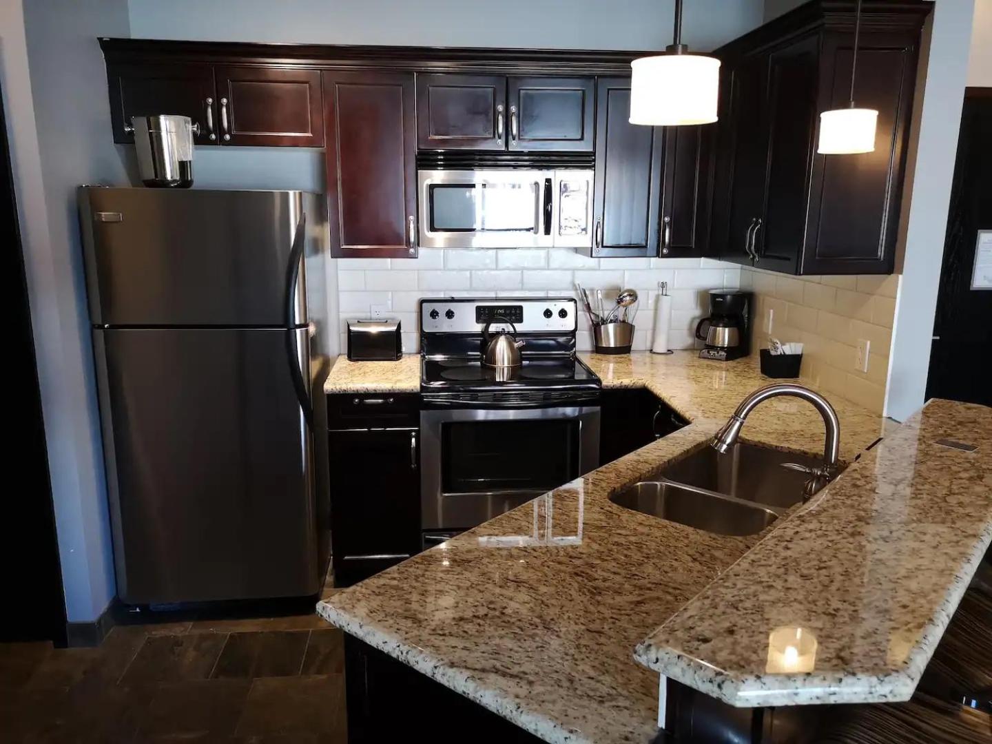 Sweet Condo Canmore GR：）