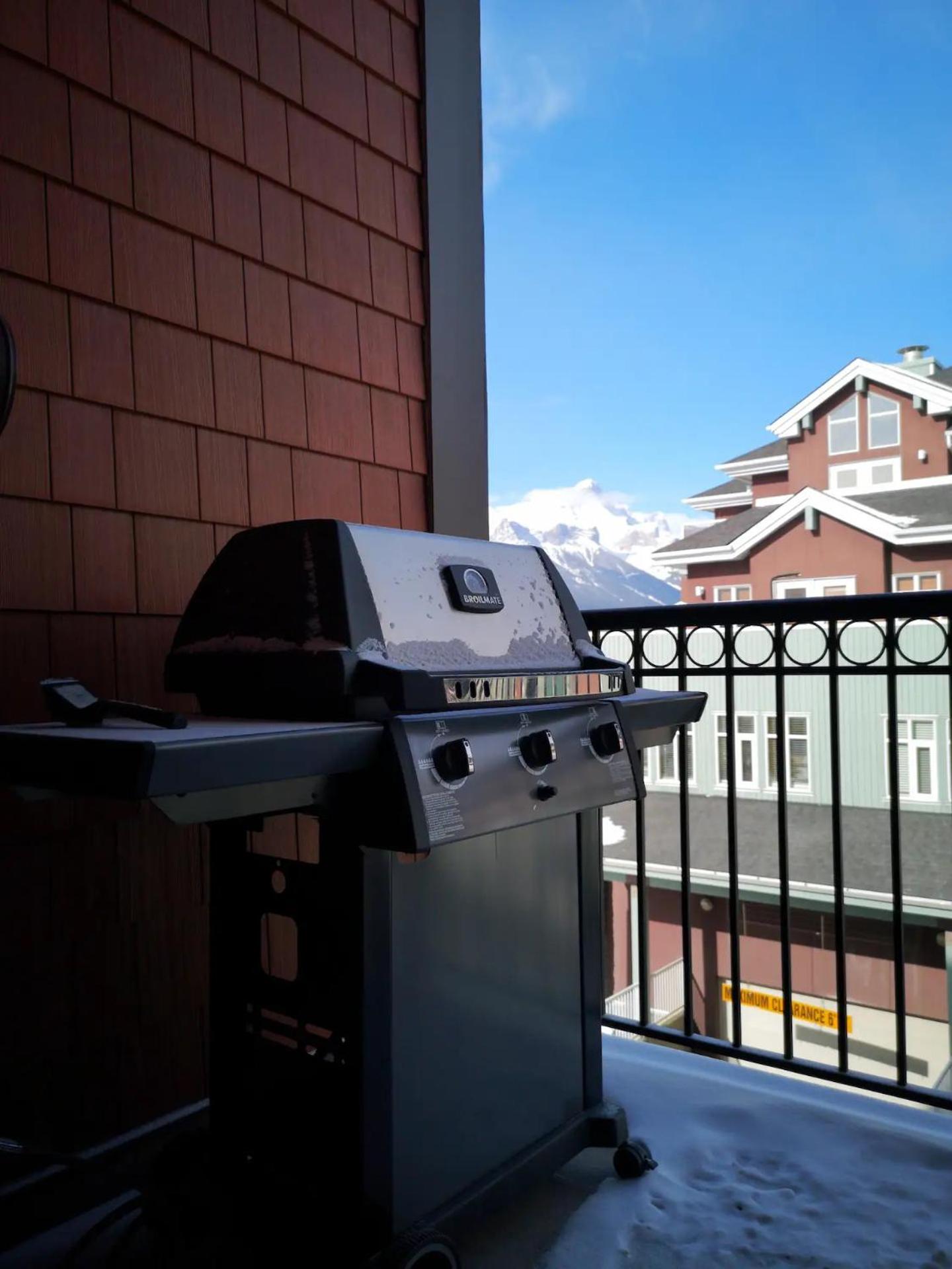 Sweet Condo Canmore GR：）