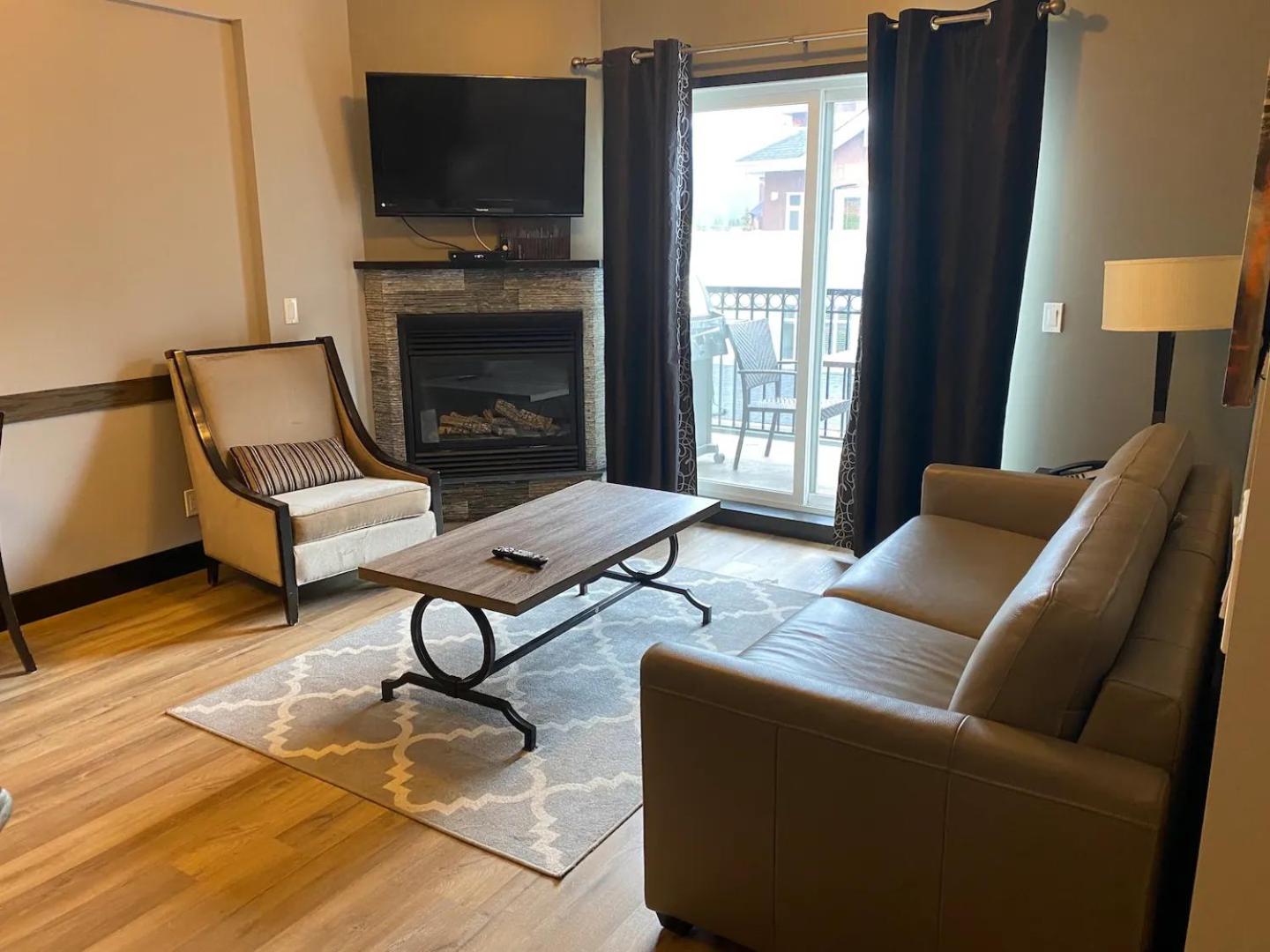 Sweet Condo Canmore GR：）