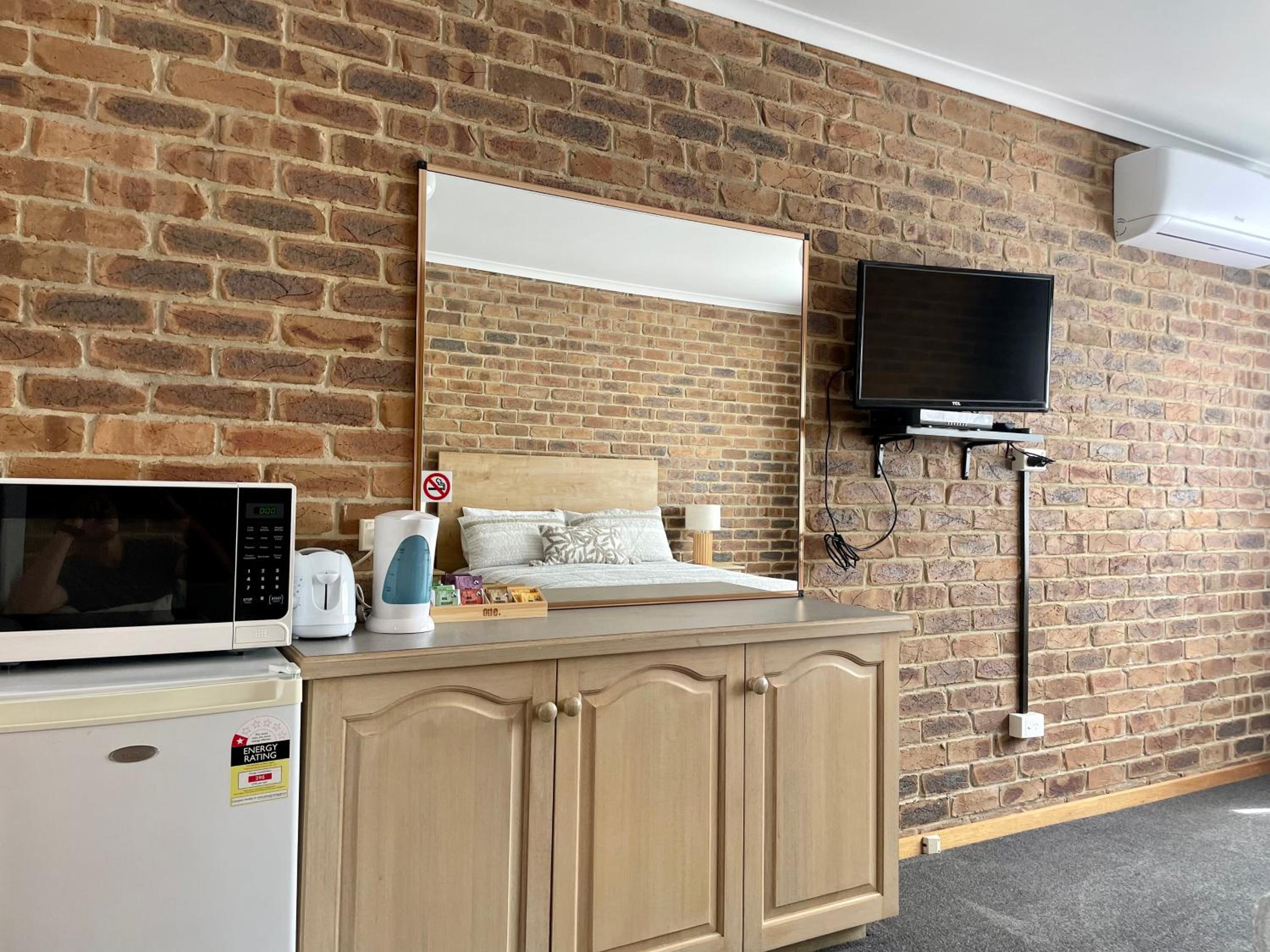 Lovely 1 Bedroom unit in Buchan.