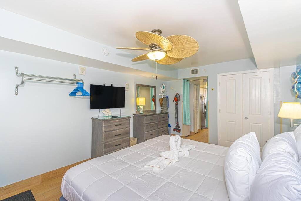 Atlantica 9th Floor 1bd OF w/WiFi, Parking view 4