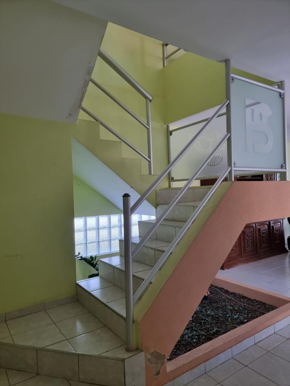 LINDA CASA GRANDE EM MARAGOGI-AL, próximo a tudo.