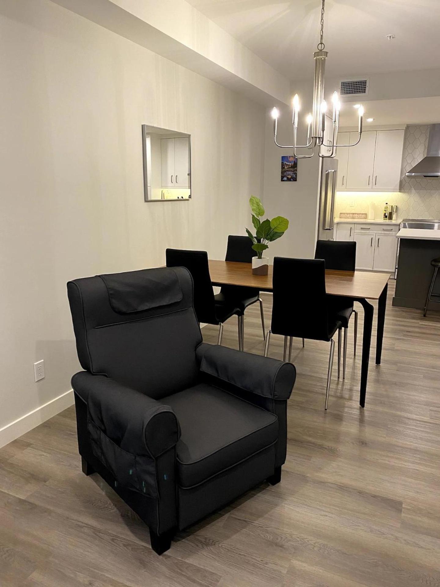 Luxury unit in the heart of Canmore