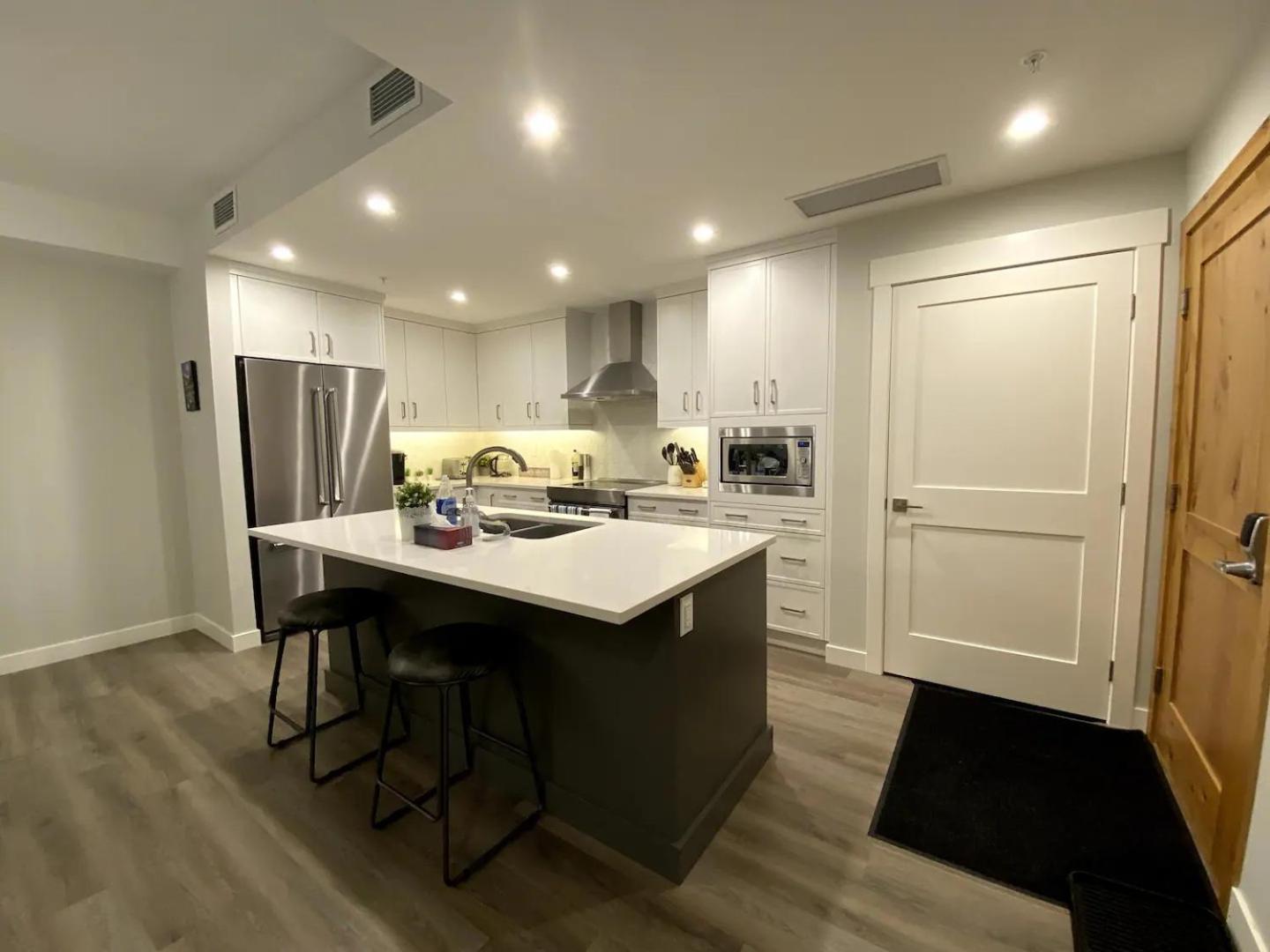 Luxury unit in the heart of Canmore