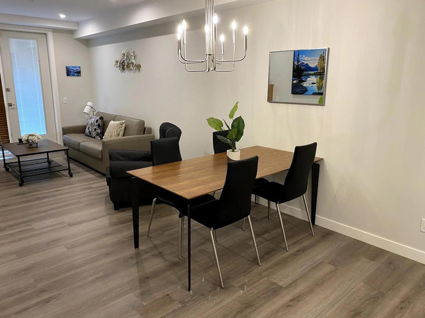 Luxury unit in the heart of Canmore