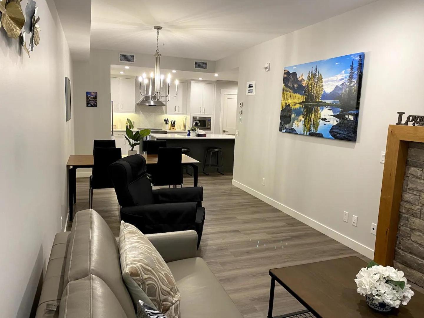 Luxury unit in the heart of Canmore