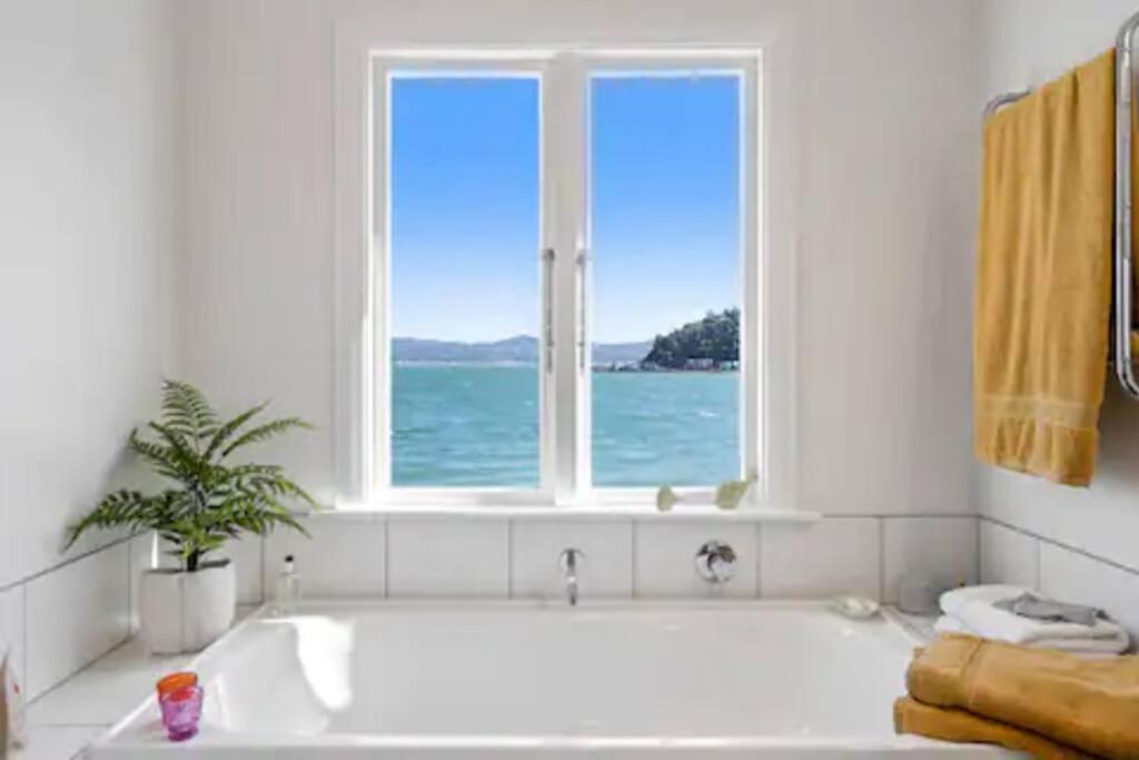 Seaglass Cottage