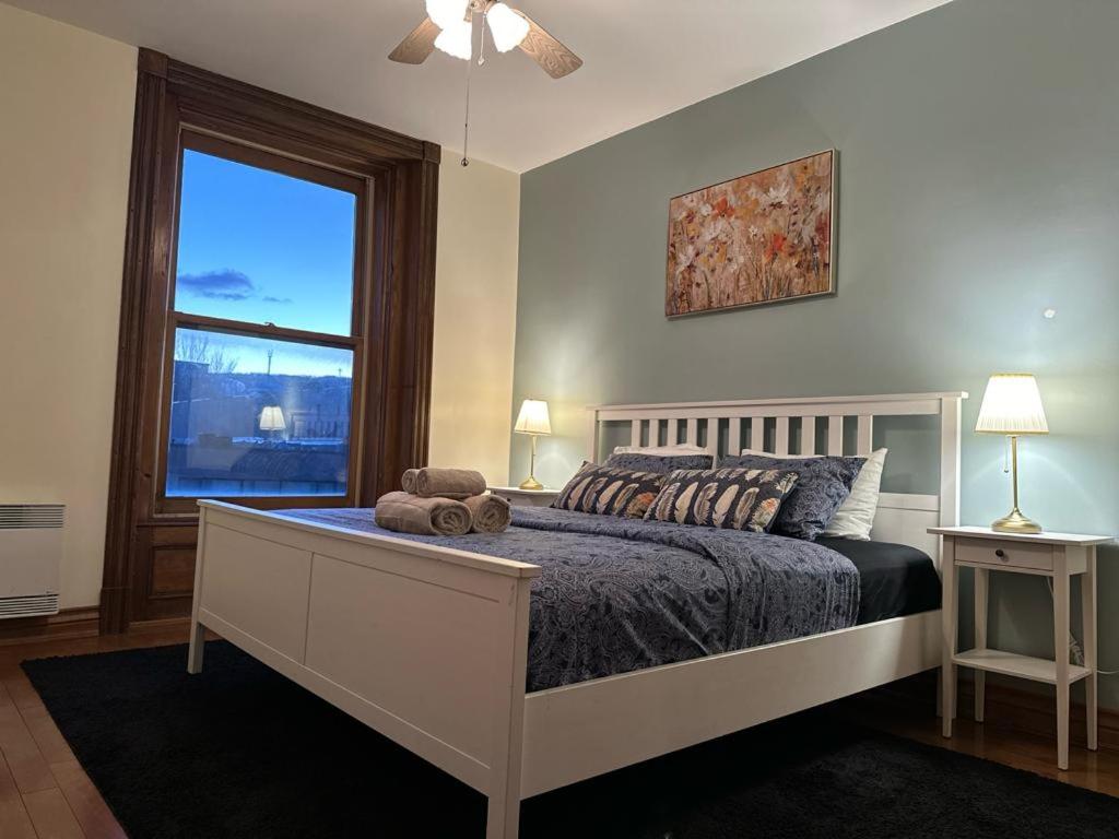 Montreal Sophistication & Style - Newly Renovated