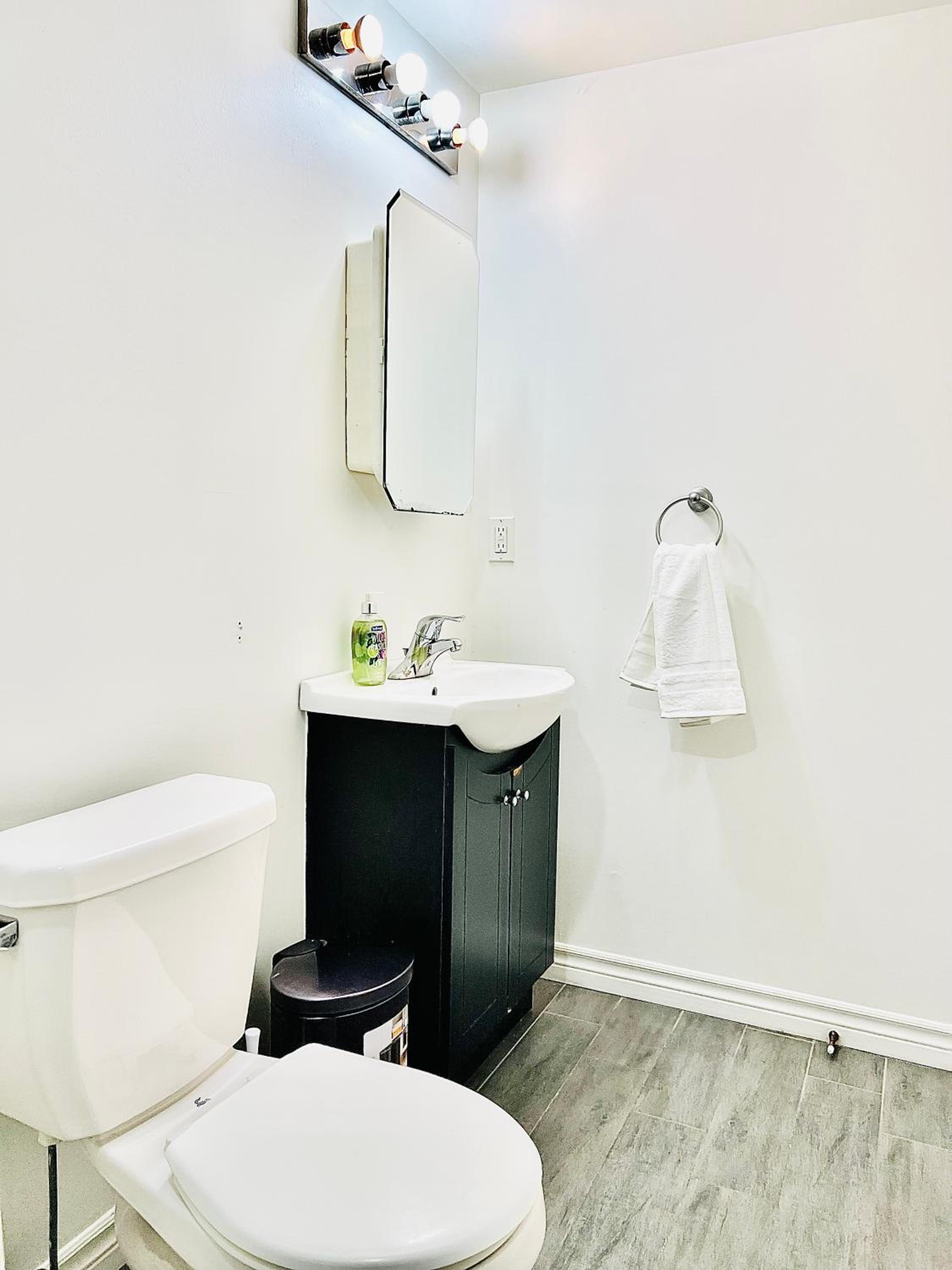LaVida Exclusive Guest House (Rm #3)