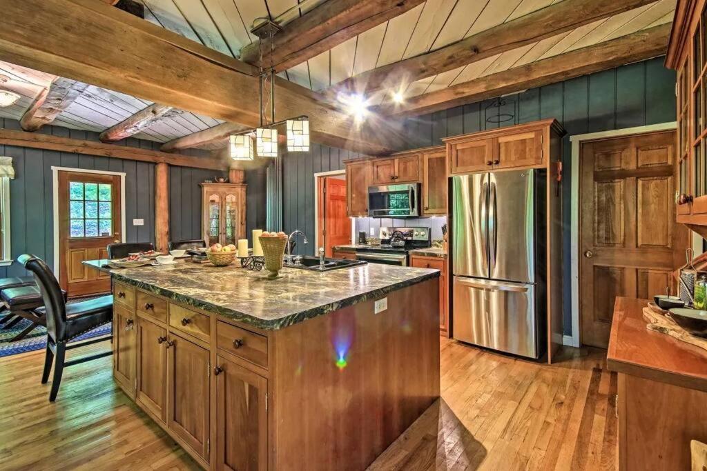 Bear's Eye View - Mountain Retreat w/ Hot Tub! view 2