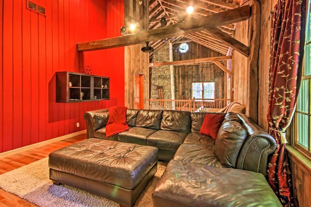 Bear's Eye View - Mountain Retreat w/ Hot Tub! view 4