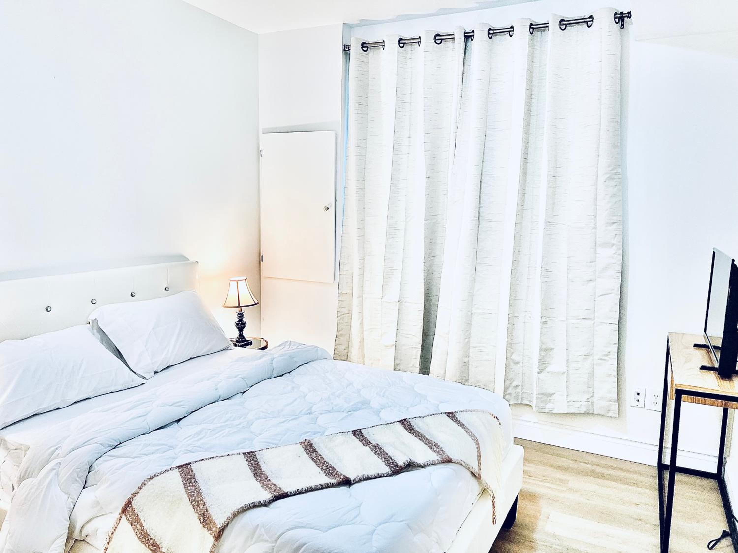 LaVida Exclusive Guest House(Rm#4)