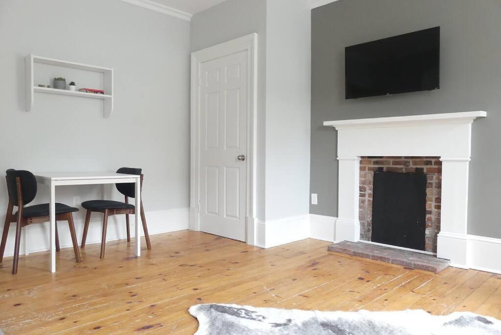 Historic Downtown Apt #2