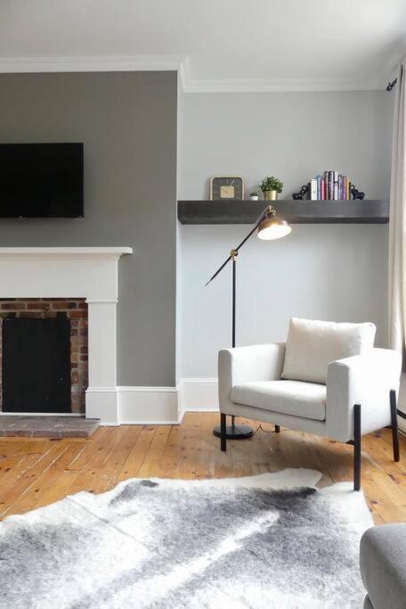 Historic Downtown Apt #2