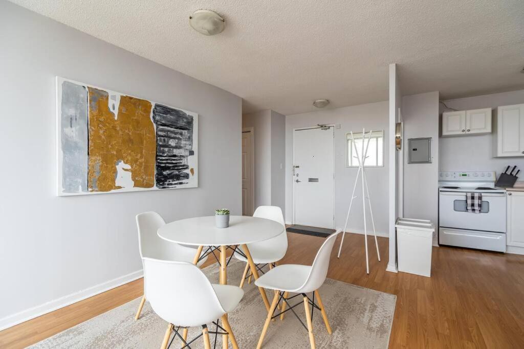 Bright DT Apt #7A, Amazing View