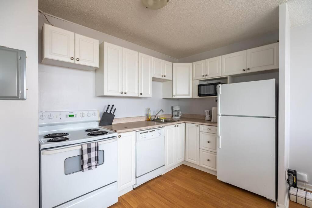 Bright DT Apt #7A, Amazing View