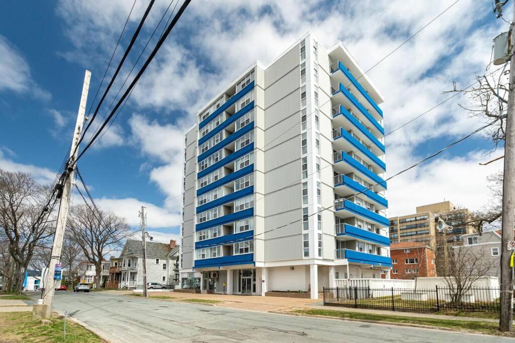 Bright DT Apt #7A, Amazing View