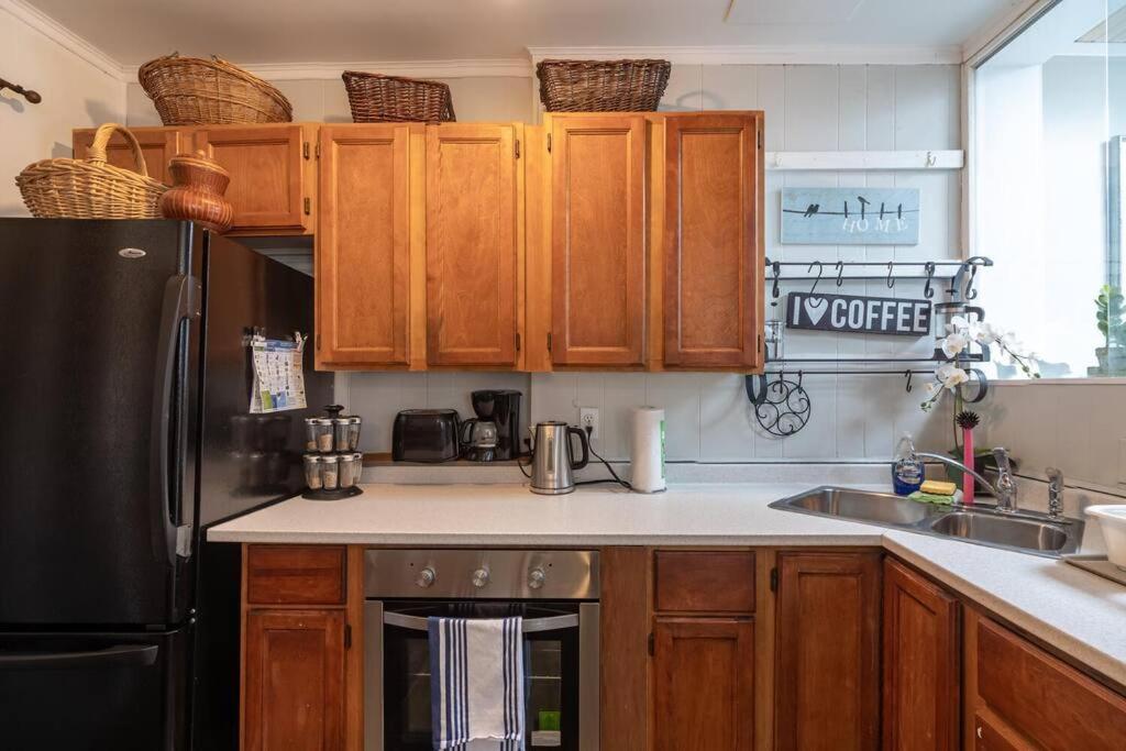 Charming Townhouse, Historic Hydrostone
