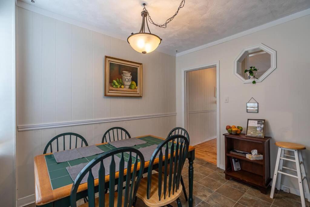Charming Townhouse, Historic Hydrostone