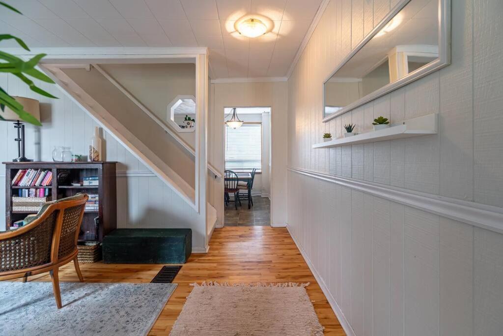 Charming Townhouse, Historic Hydrostone