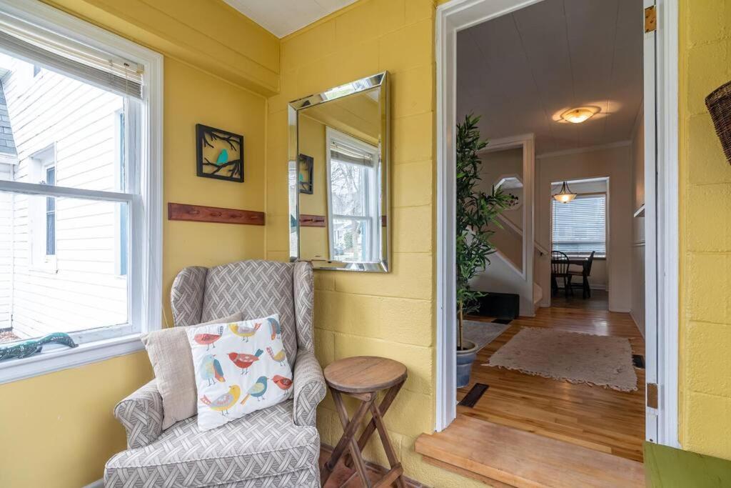 Charming Townhouse, Historic Hydrostone