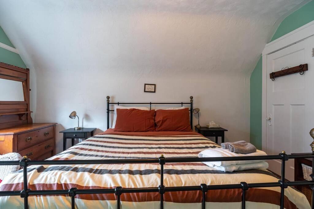 Charming Townhouse, Historic Hydrostone