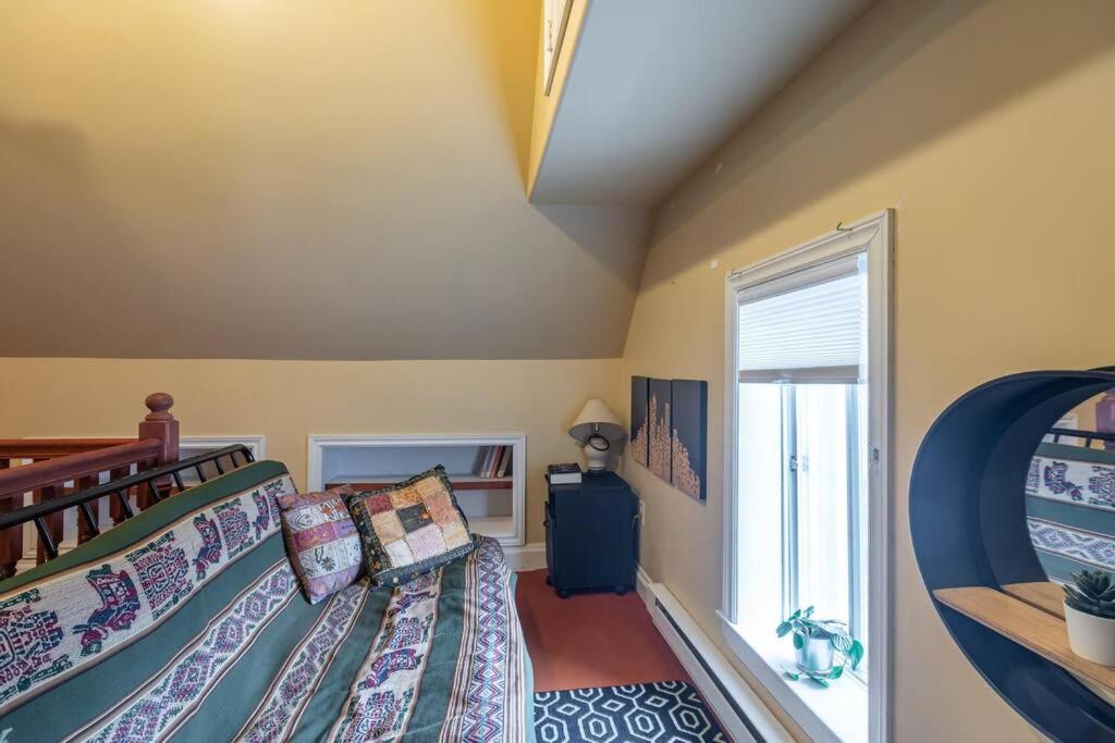 Charming Townhouse, Historic Hydrostone