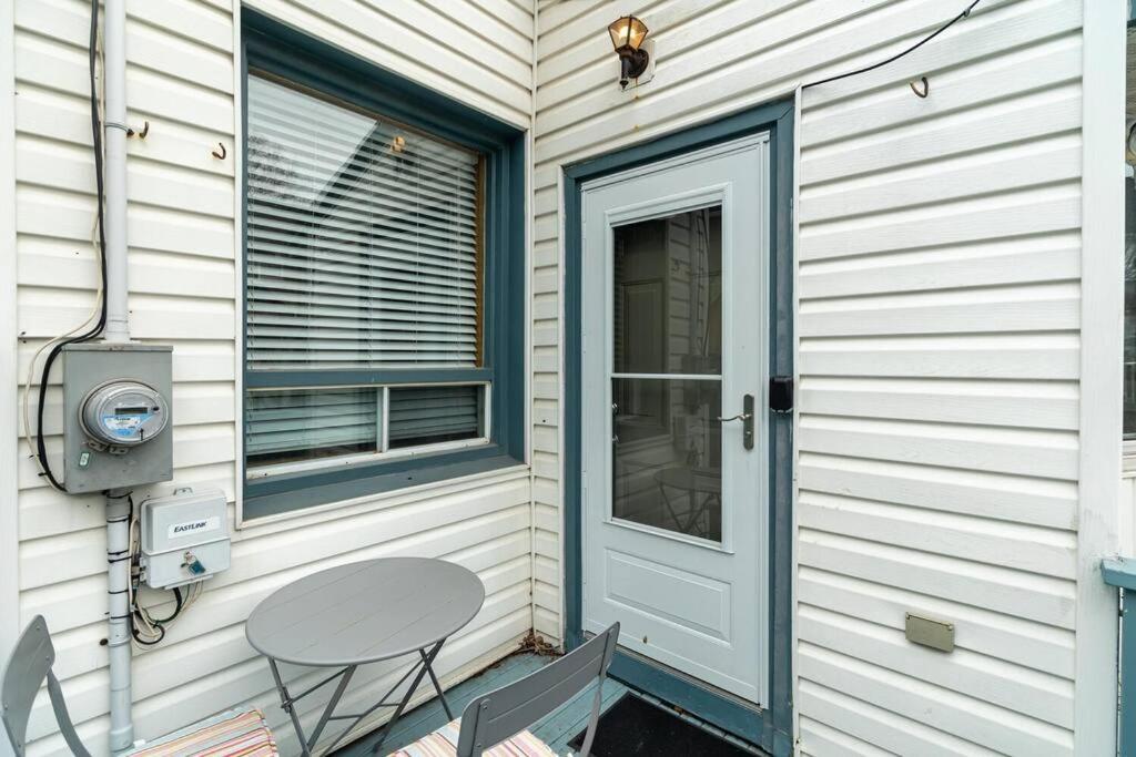 Charming Townhouse, Historic Hydrostone