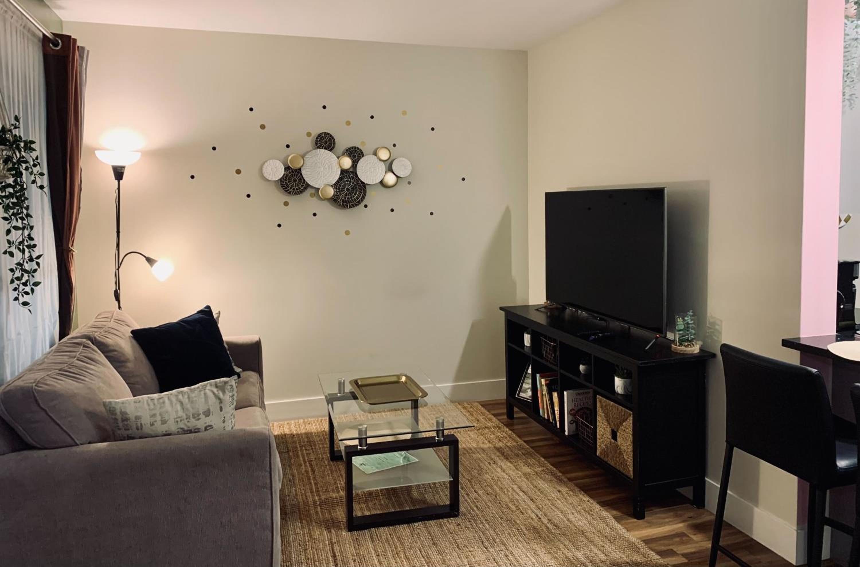 Tasteful Apt #108, Shared Rooftop Area