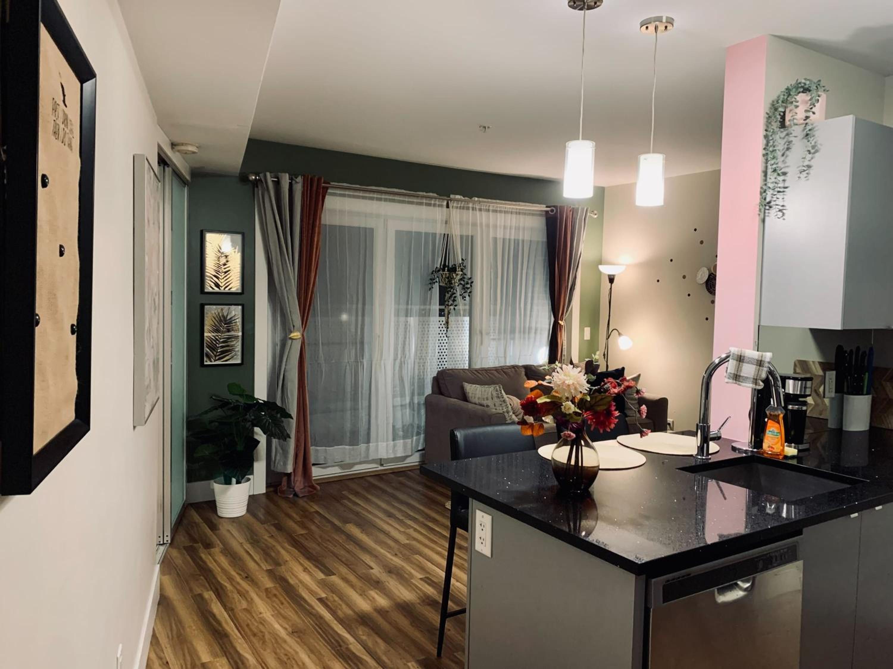 Tasteful Apt #108, Shared Rooftop Area