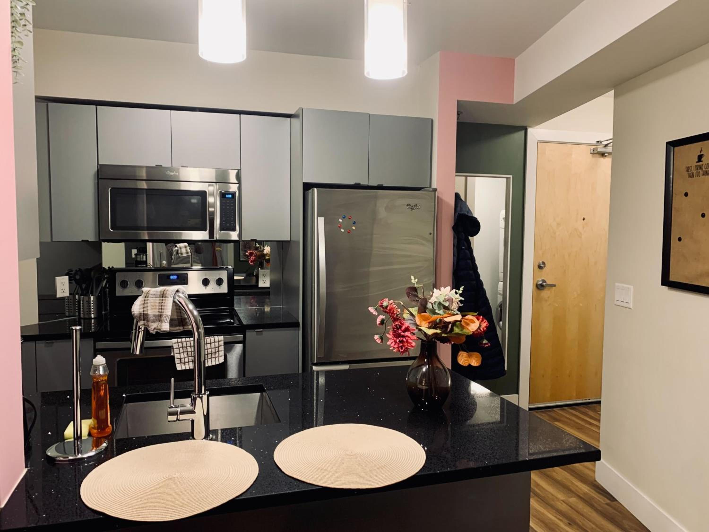 Tasteful Apt #108, Shared Rooftop Area