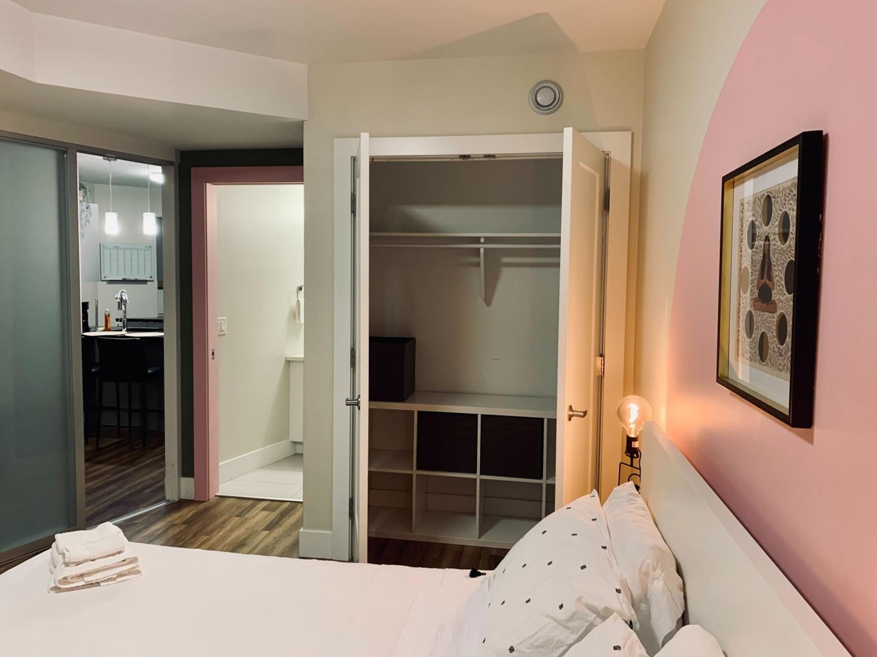 Tasteful Apt #108, Shared Rooftop Area