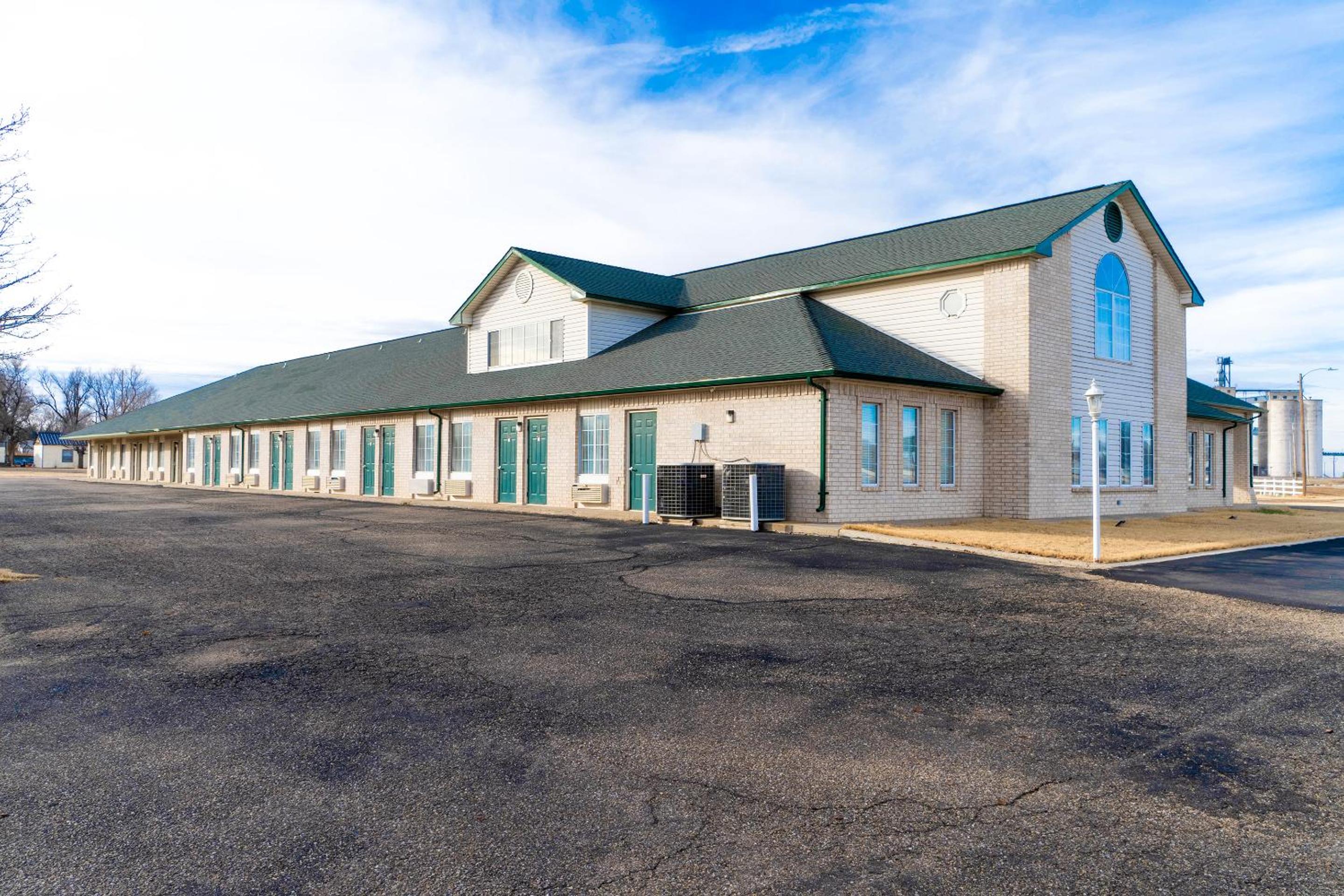 HomeTown Inn By OYO Texhoma, OK