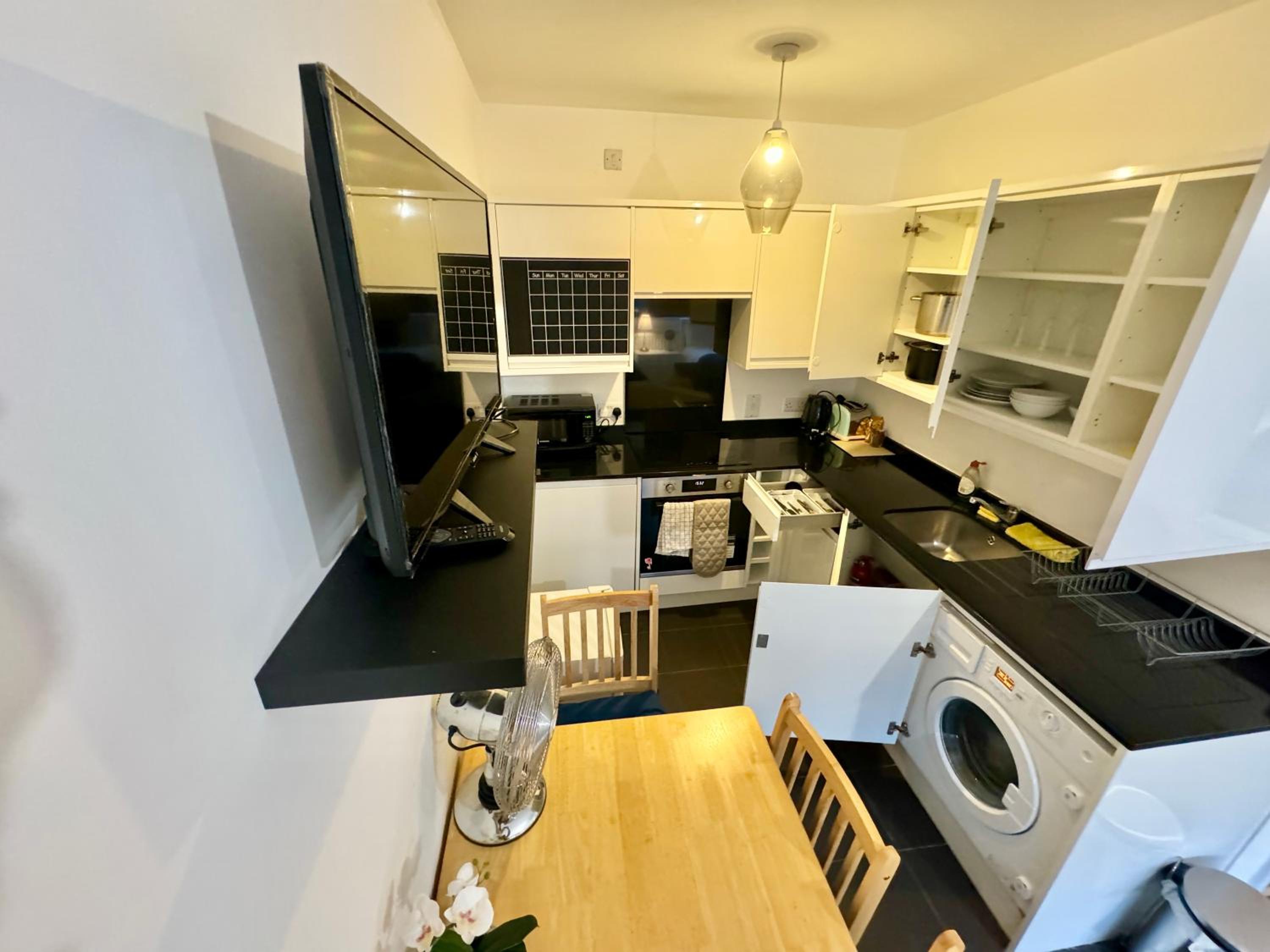 Cosmopolitan Comfort Private Bedrooms in Euston 106