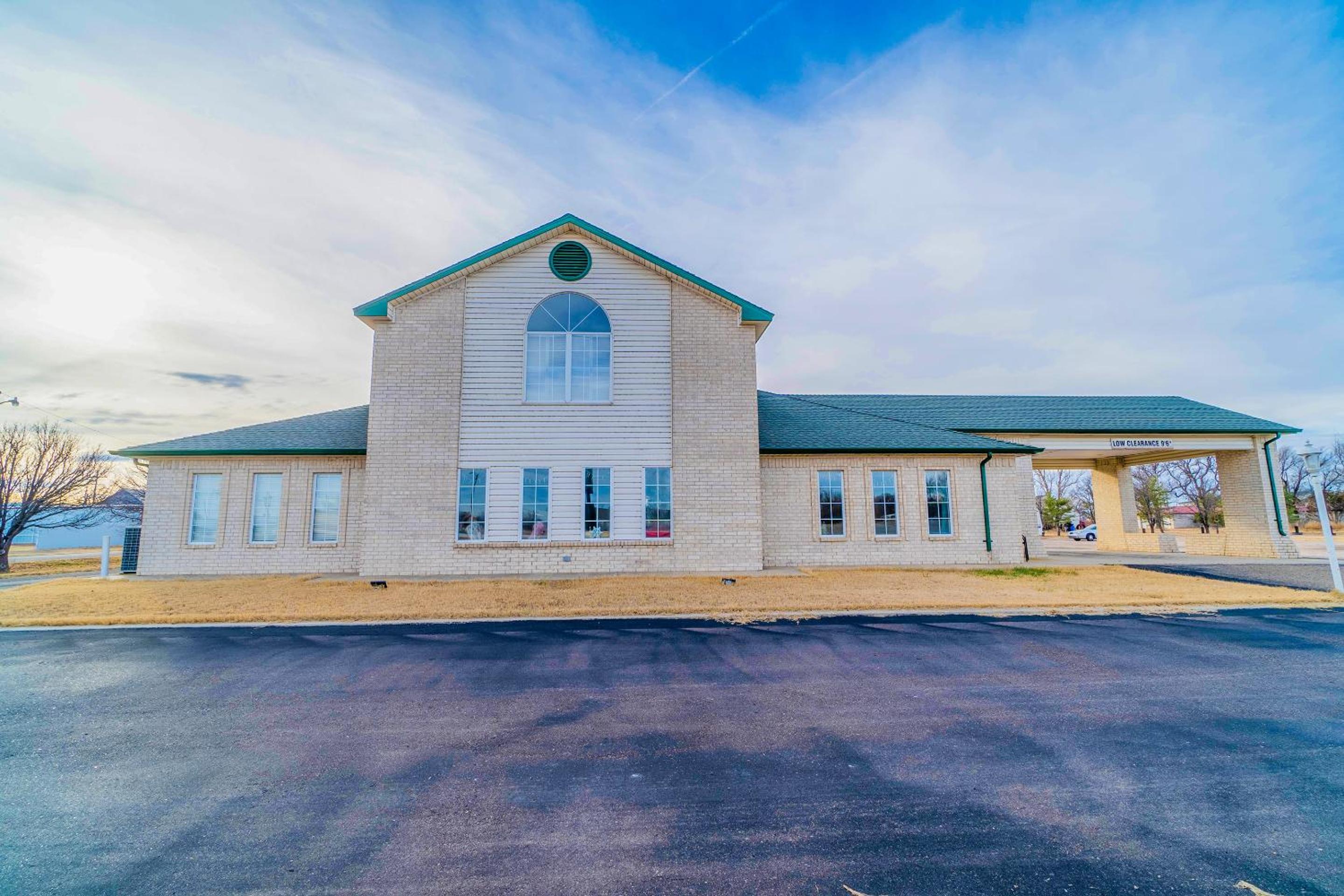 HomeTown Inn By OYO Texhoma, OK