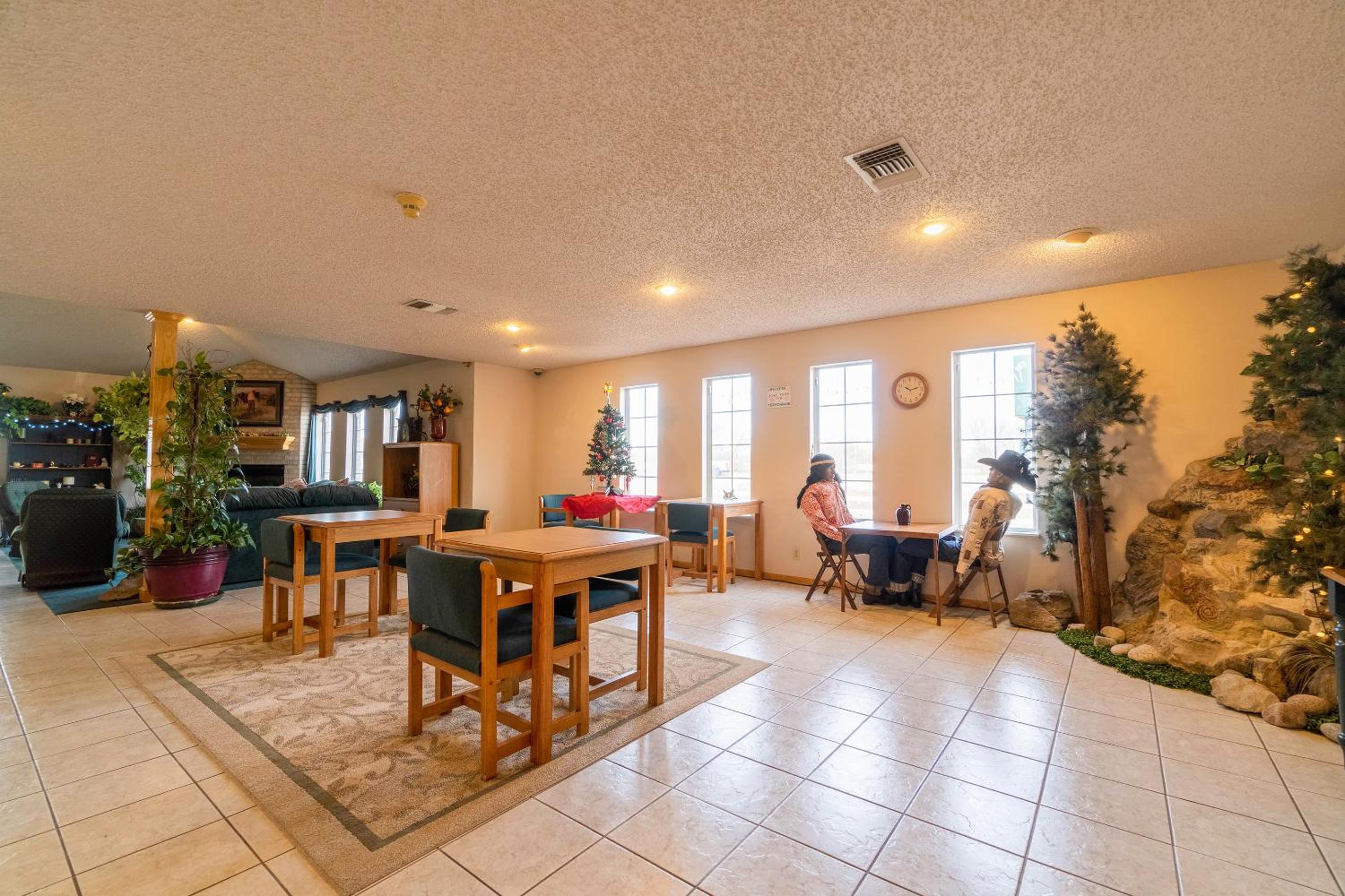 HomeTown Inn By OYO Texhoma, OK