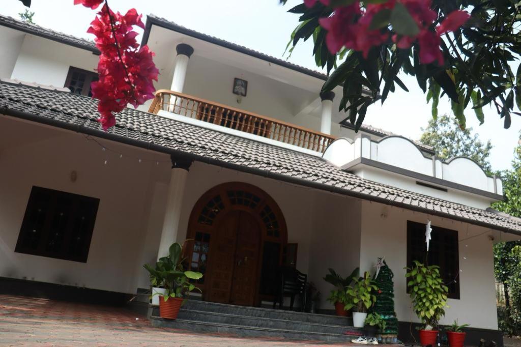 SAN VILLA HOMESTAY view 4