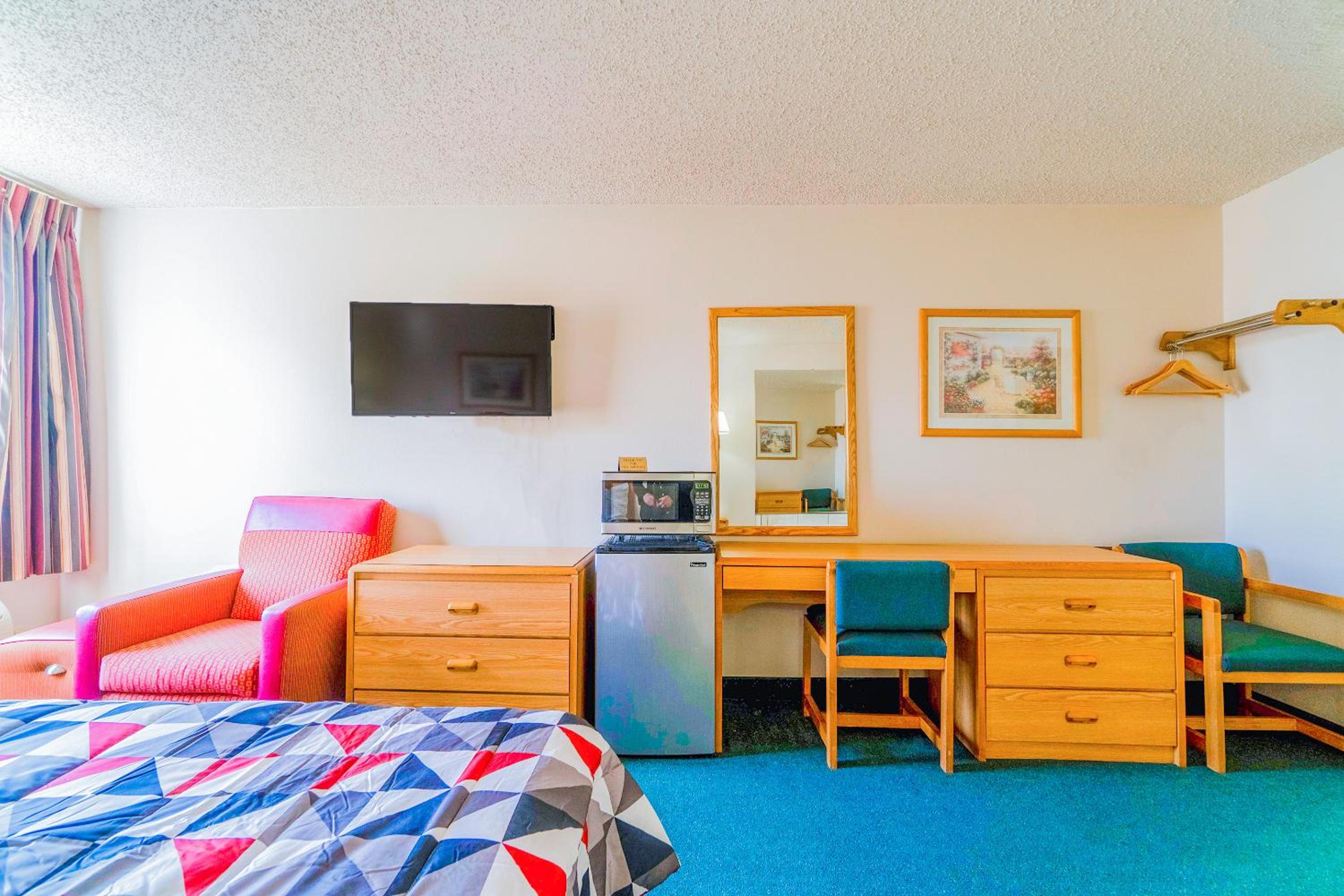 HomeTown Inn By OYO Texhoma, OK