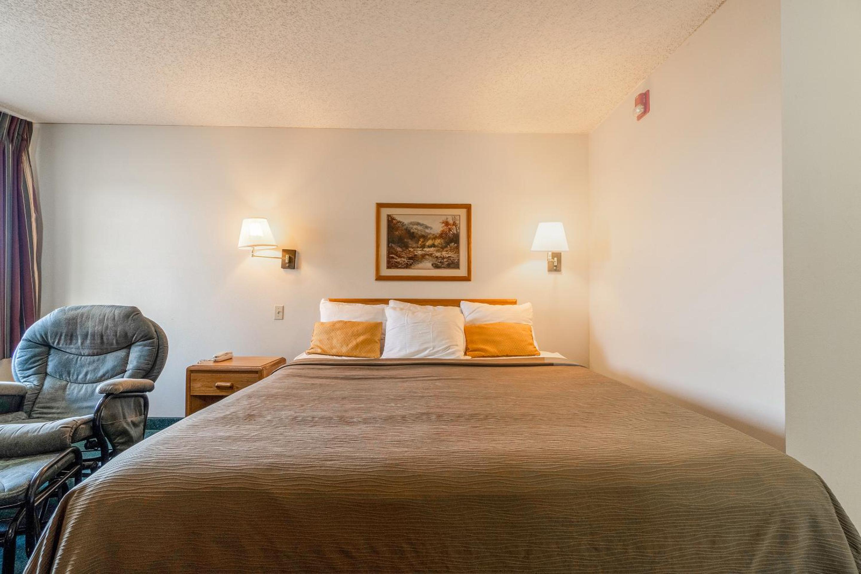 HomeTown Inn By OYO Texhoma, OK