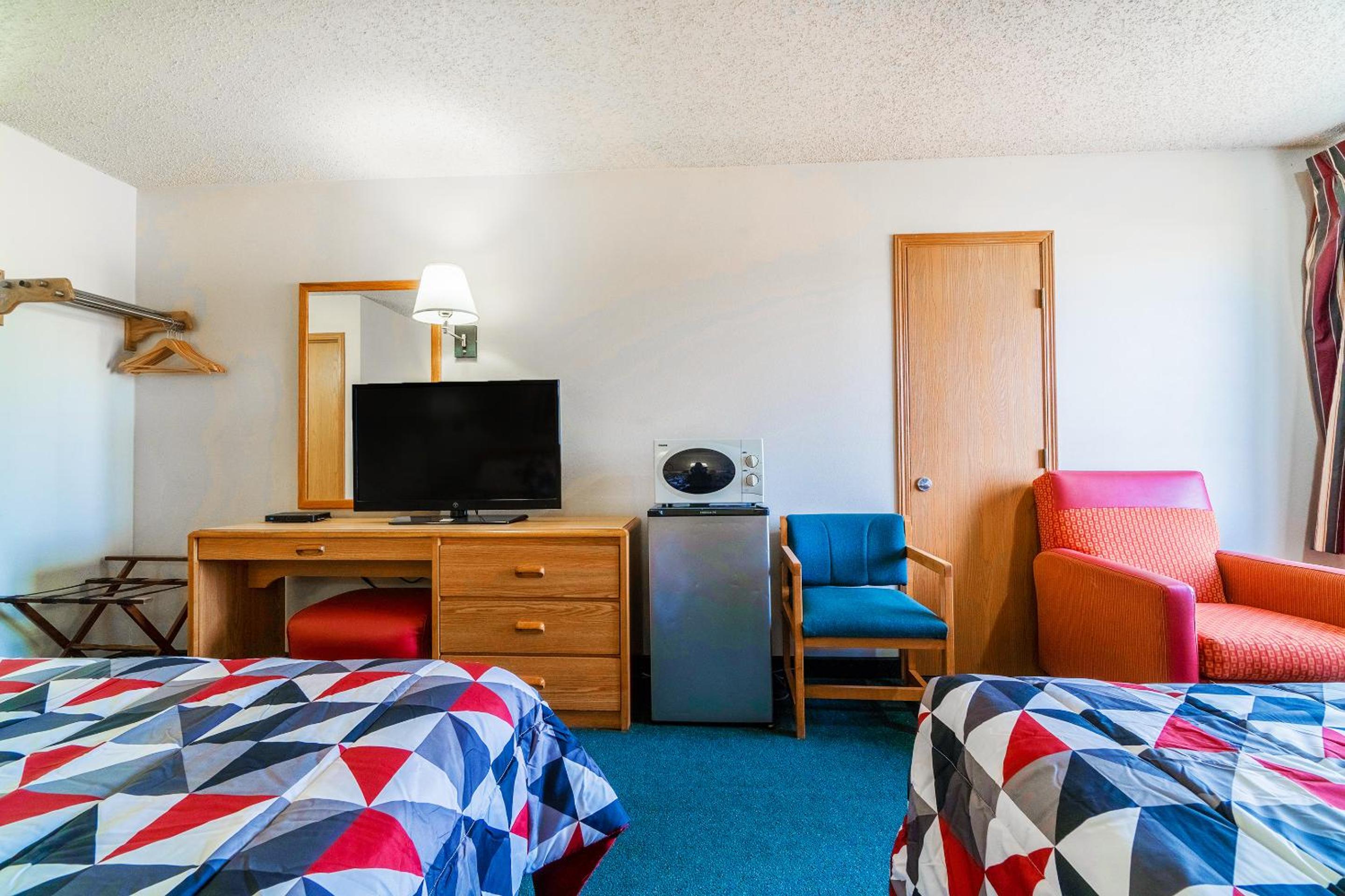 HomeTown Inn By OYO Texhoma, OK