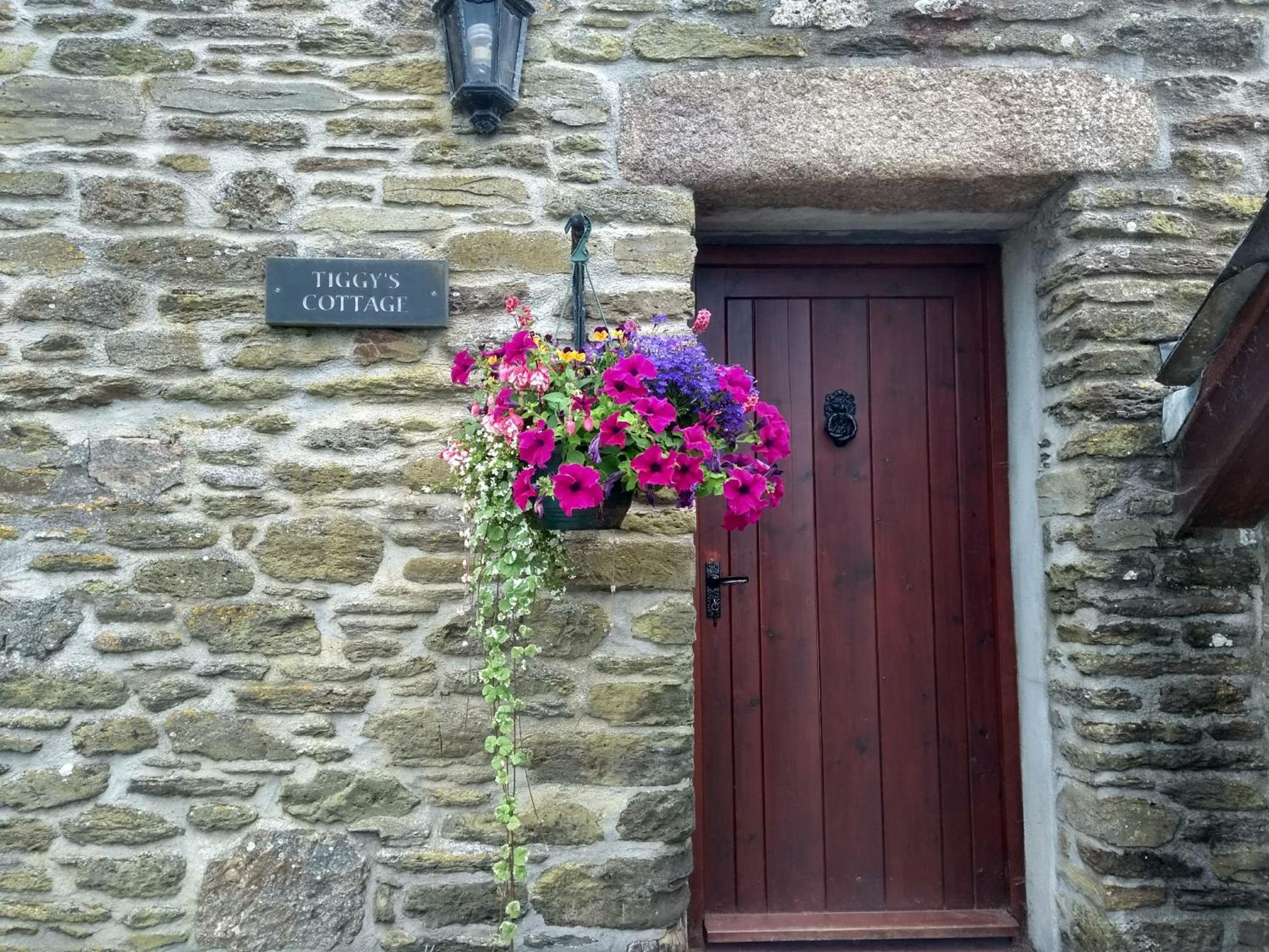 Fentrigan Manor Farm & Holiday Cottages