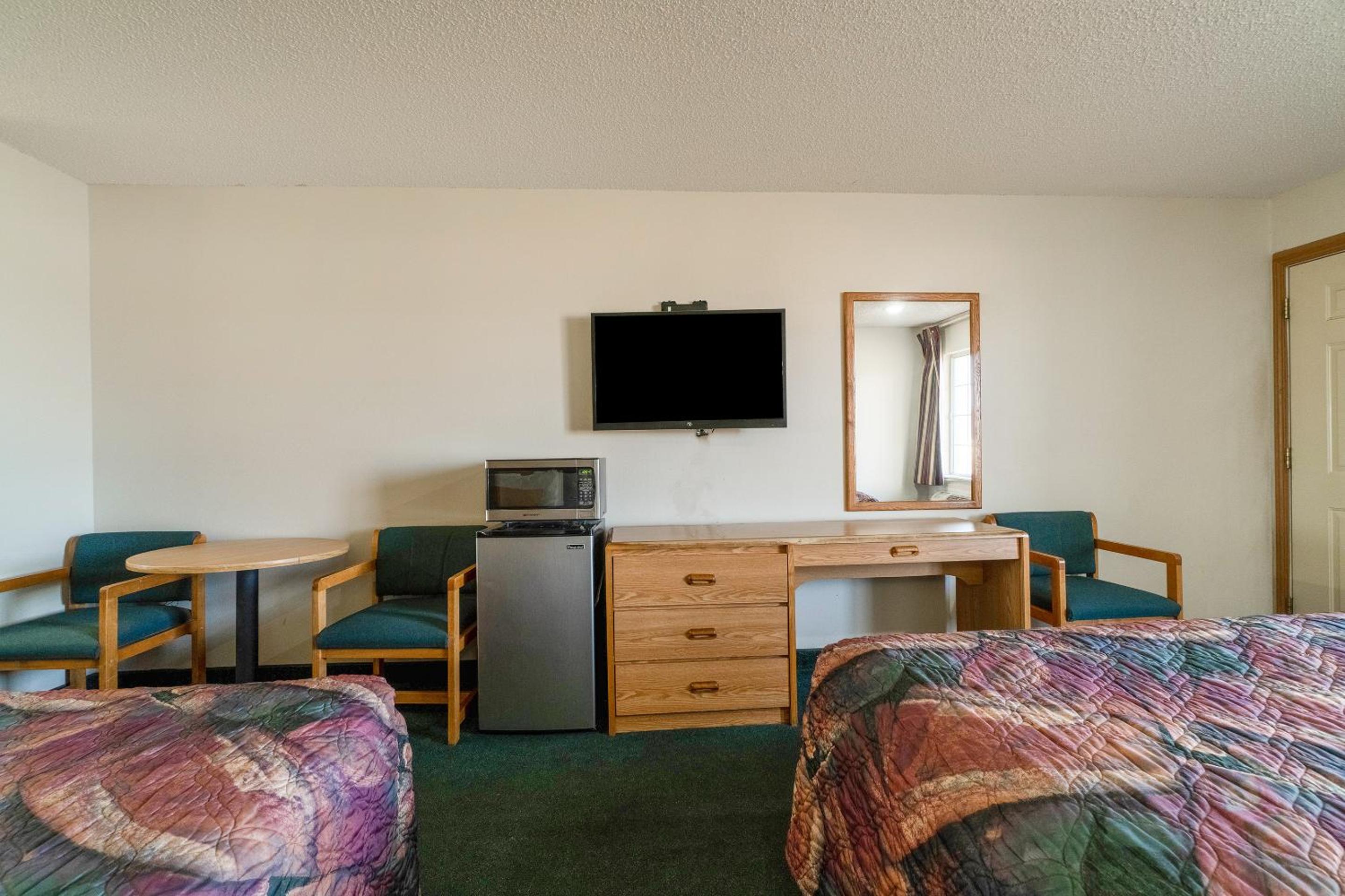 HomeTown Inn By OYO Texhoma, OK