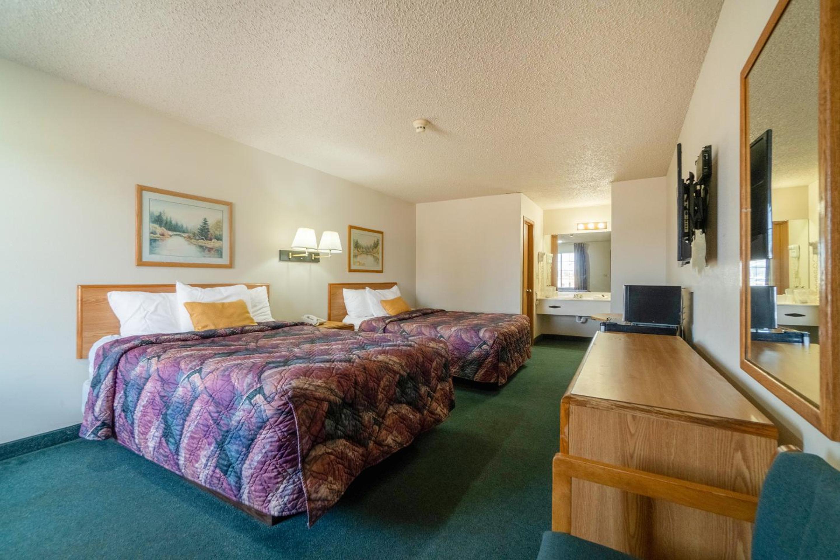 HomeTown Inn By OYO Texhoma, OK