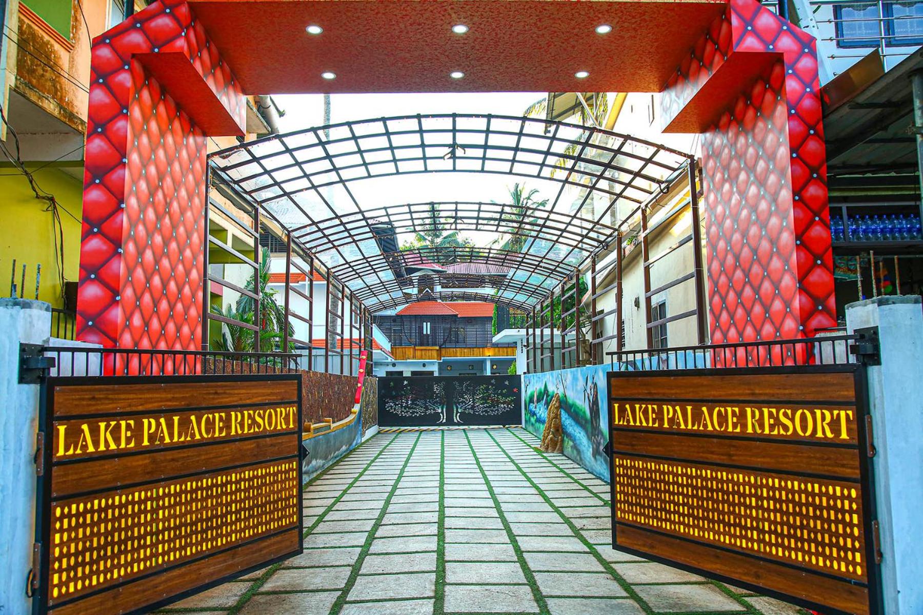 Lake Palace Family Resort Kumarakom view 2